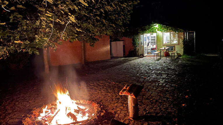 lagerfeuer campingplatz